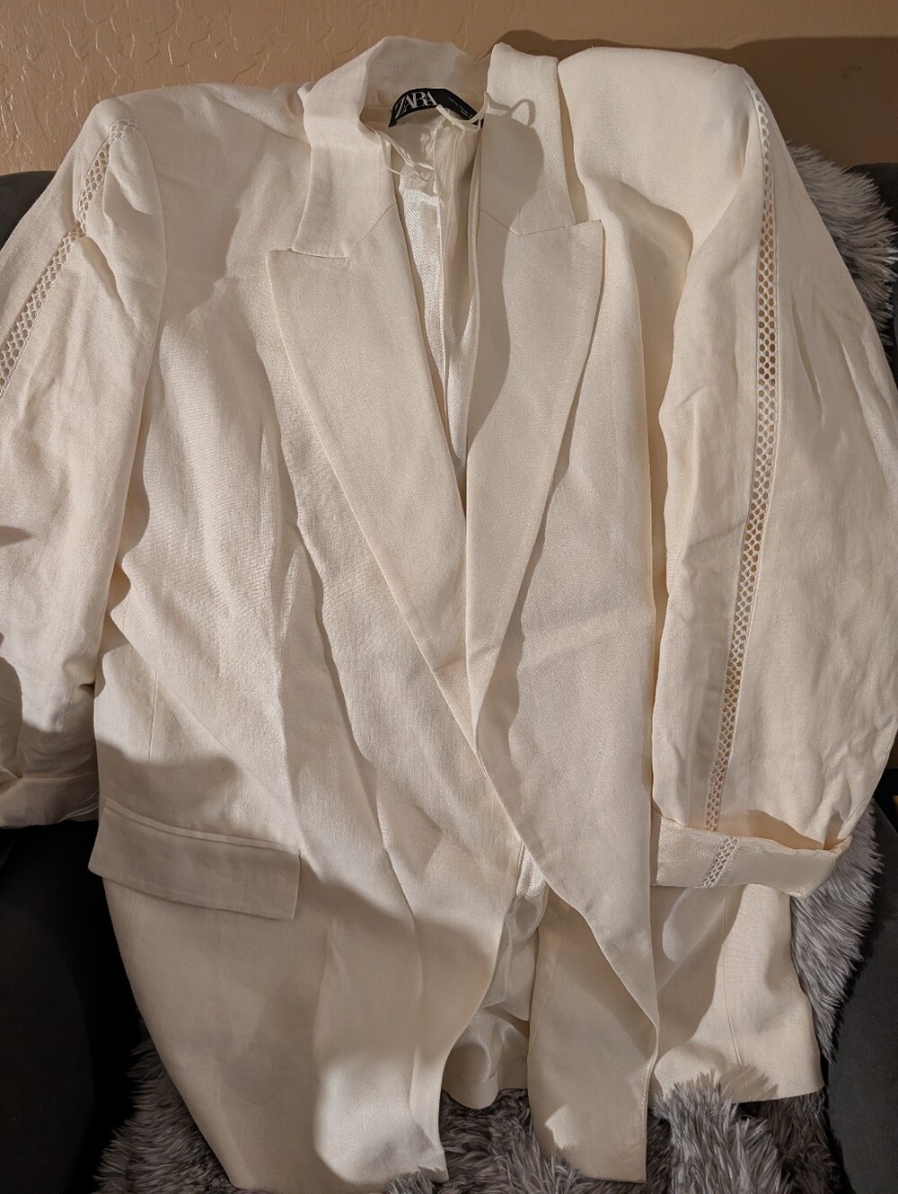 Ara Cream Lightweight Blouse